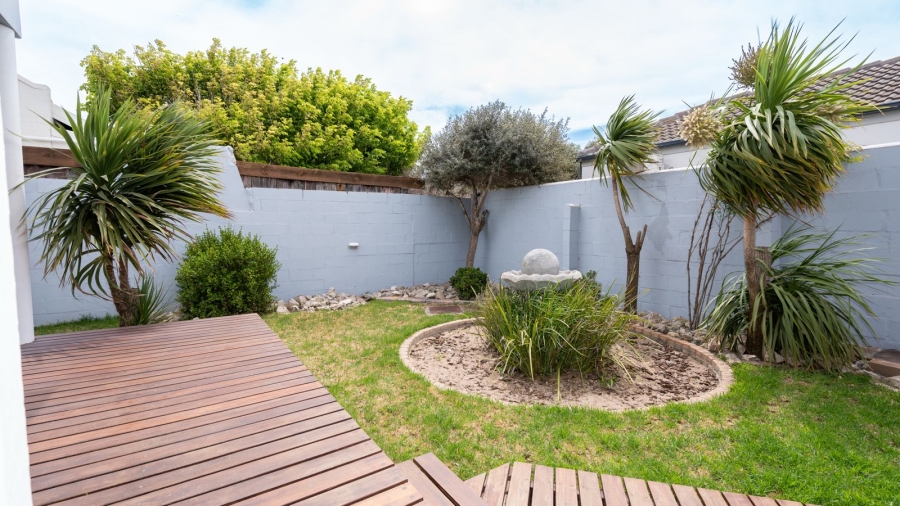6 Bedroom Property for Sale in Country Club Western Cape